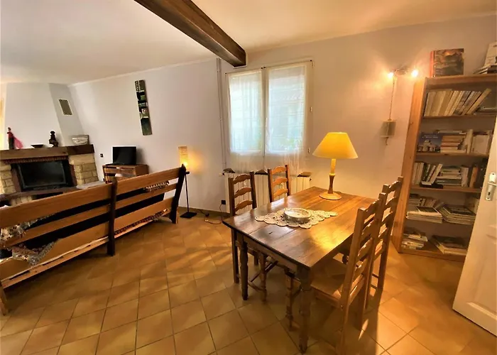 DOMAINE DE LAUDUN Gîte de groupe et chambres d'hôtes